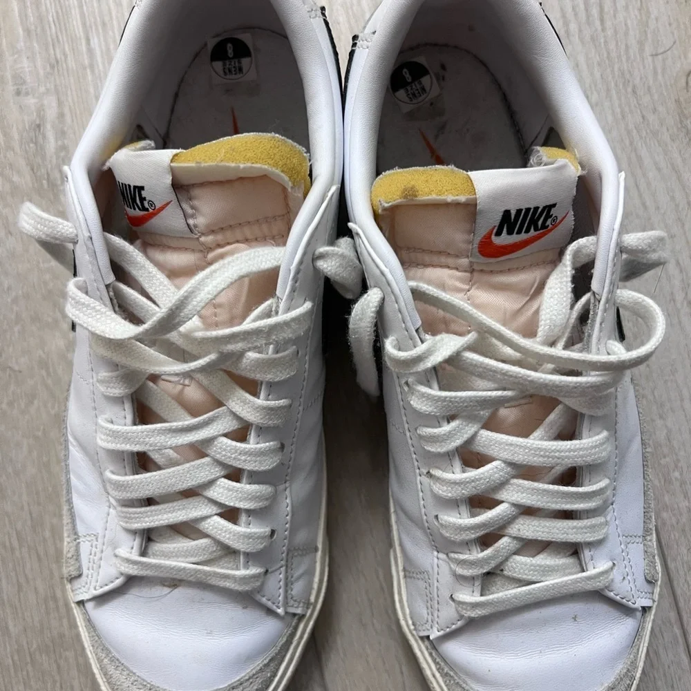 Nike low top blazers men’s size 8